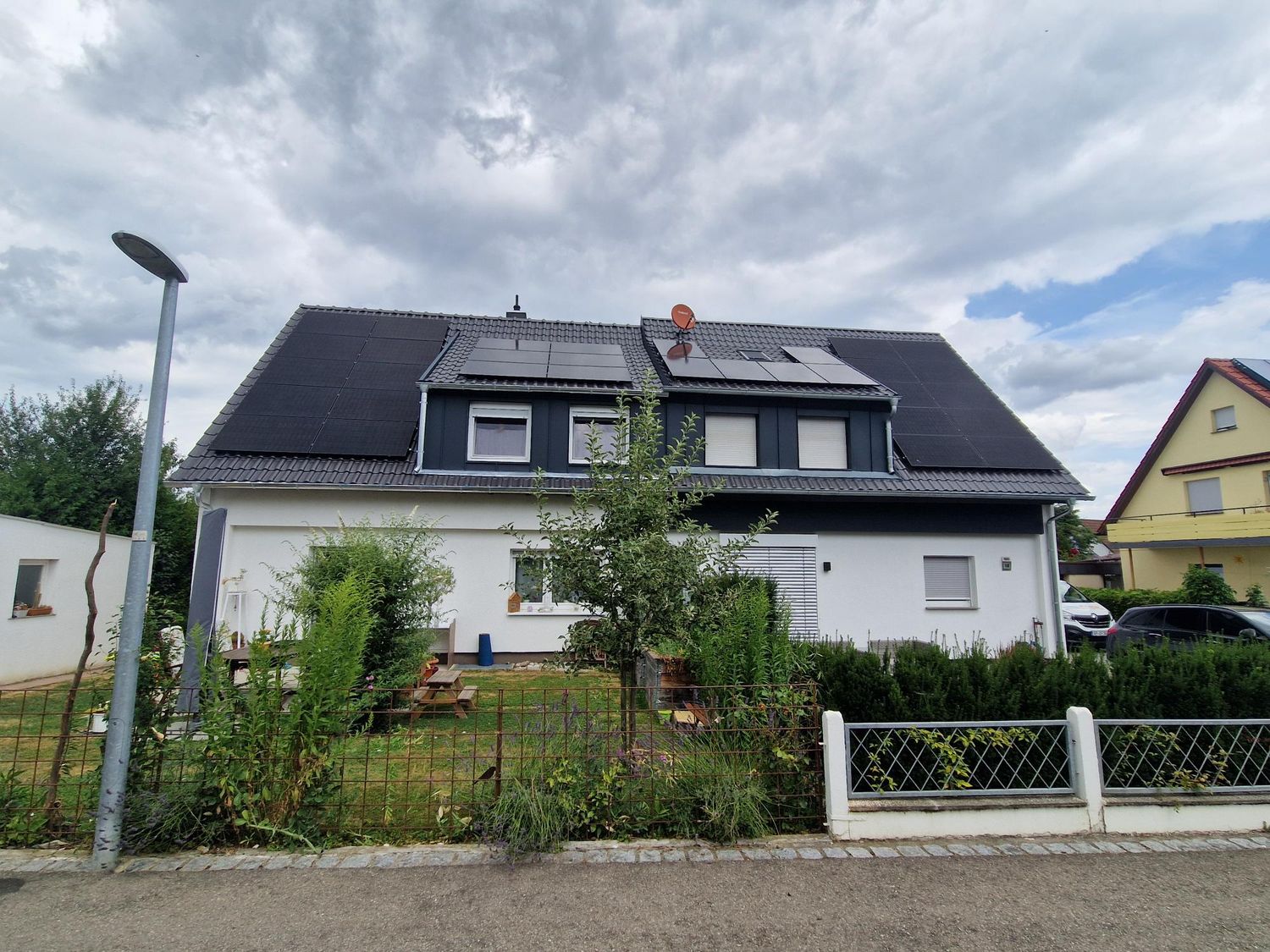 Photovoltaikanlage Installation auf Dach